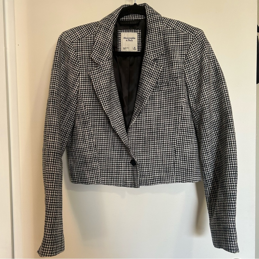 Cropped Abercrombie & Fitch blazer